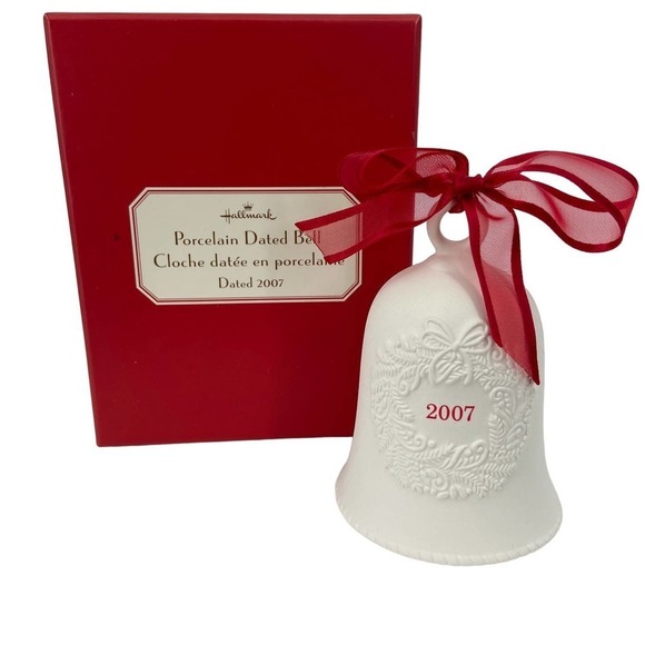 Hallmark Porcelain Dated Bell 2007 Holiday Christmas Cream Wreath Motif Ornament - Picture 1 of 11